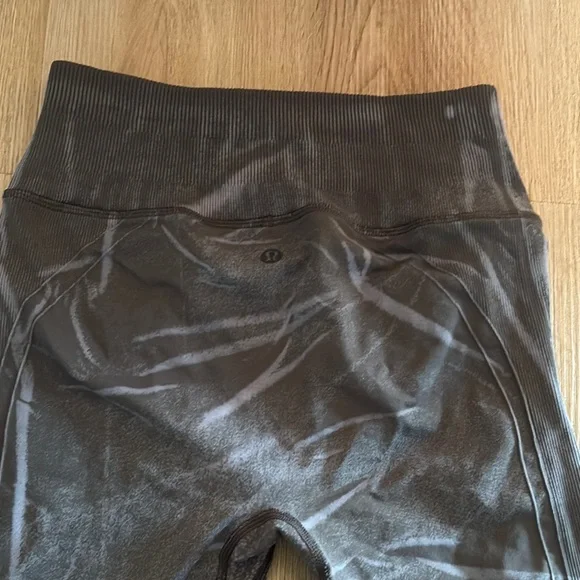lululemon athletica Gray Leggings - Picture 4 of 5